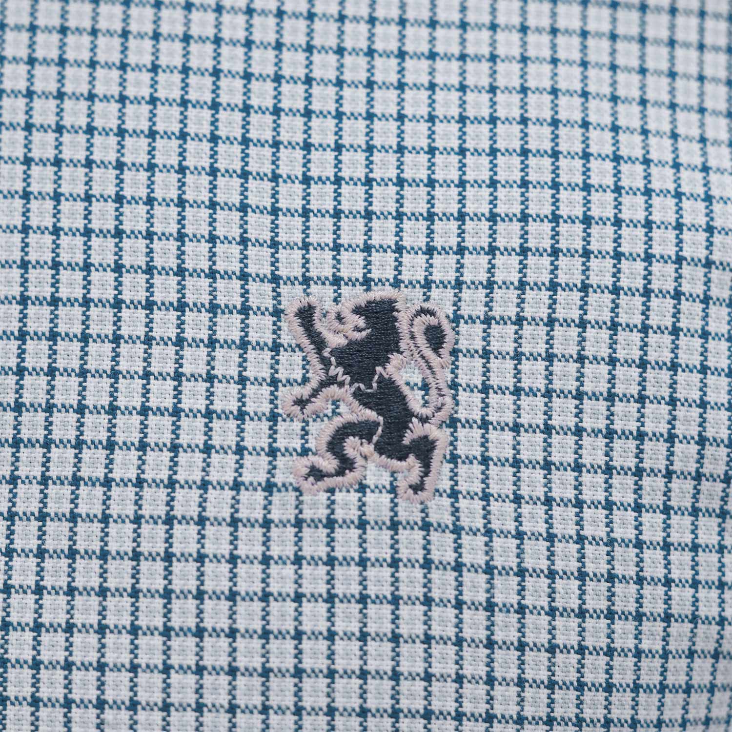 Men's Shirt With Small Lion Embroidery