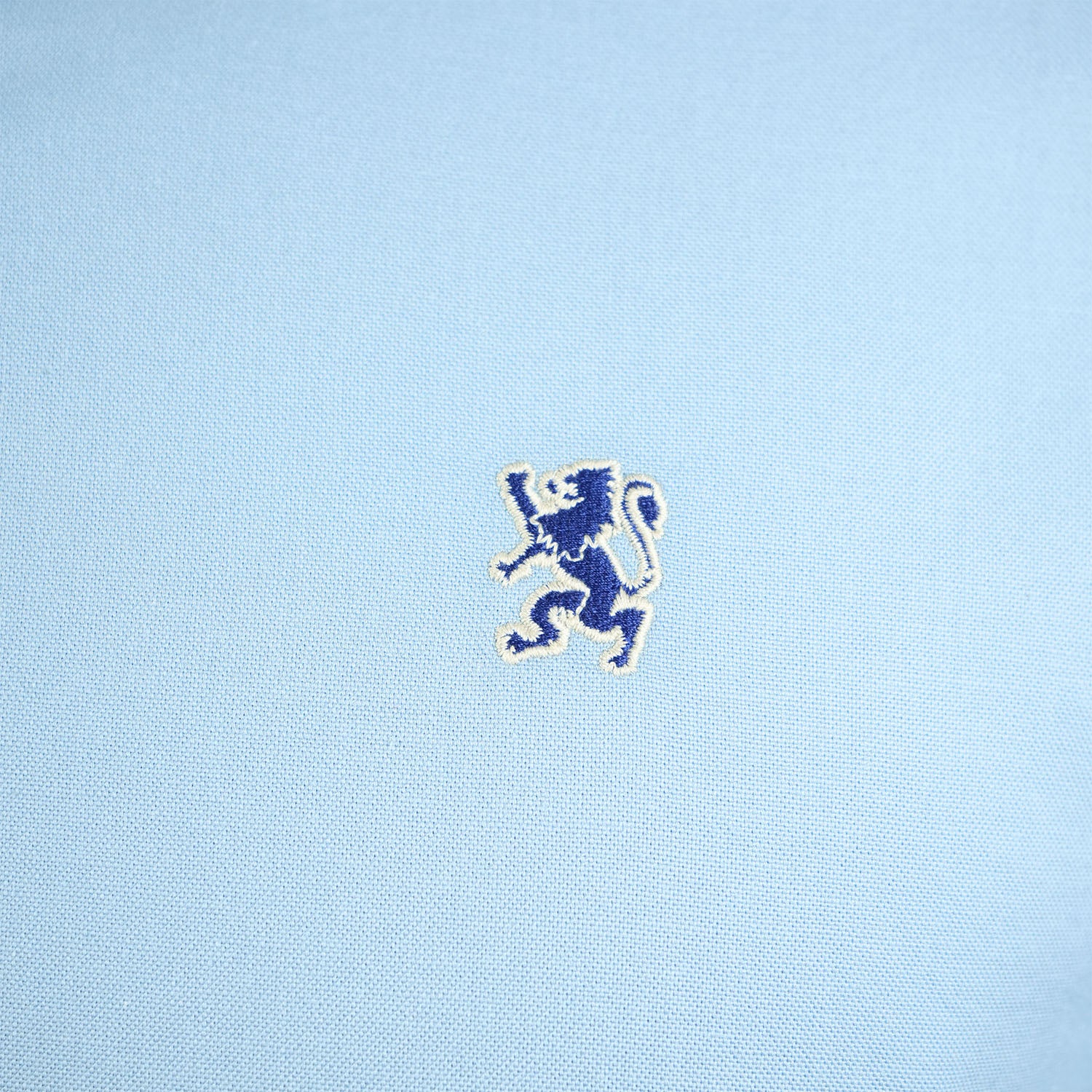 Men's Shirt With Small Lion Embroidery