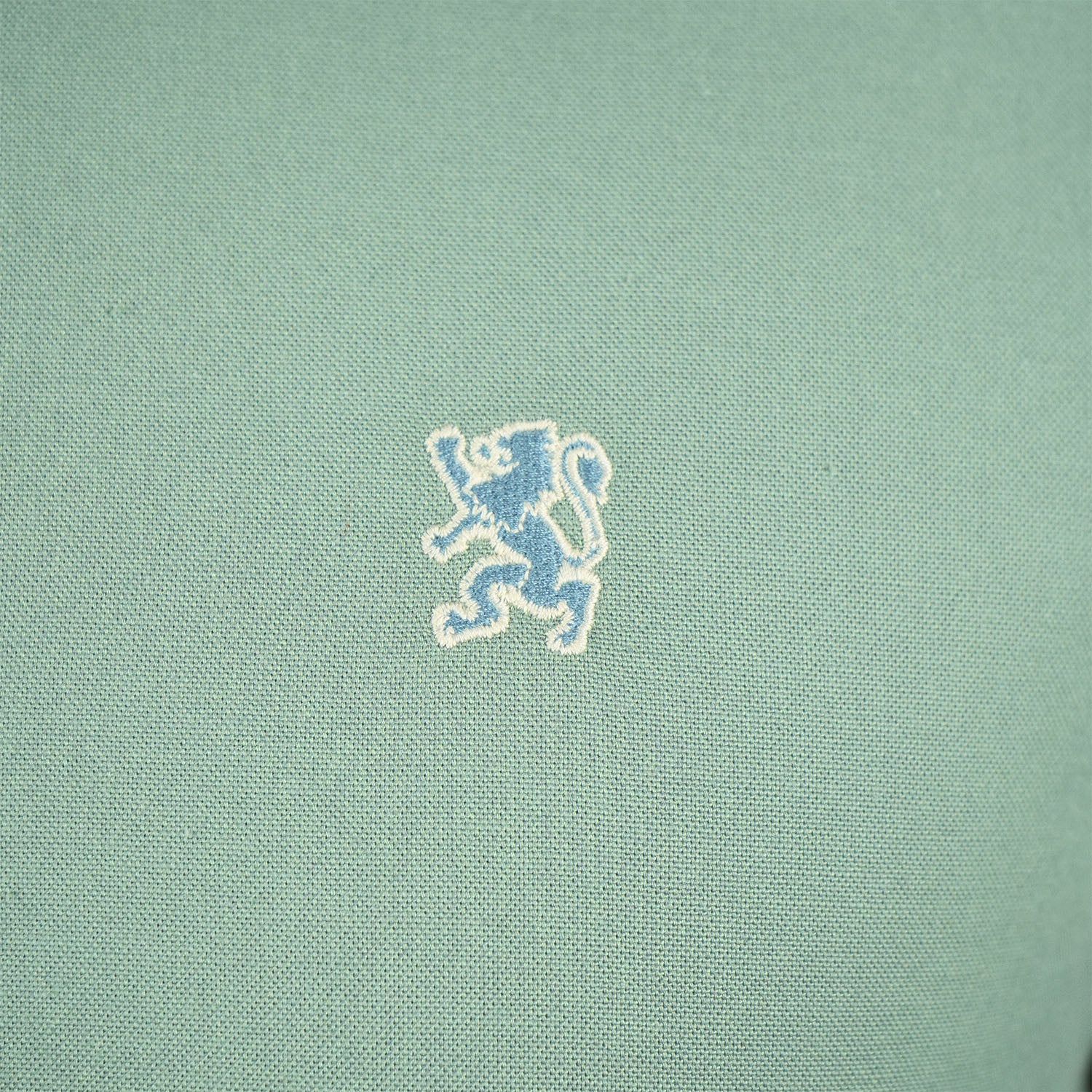 Men's Shirt With Small Lion Embroidery