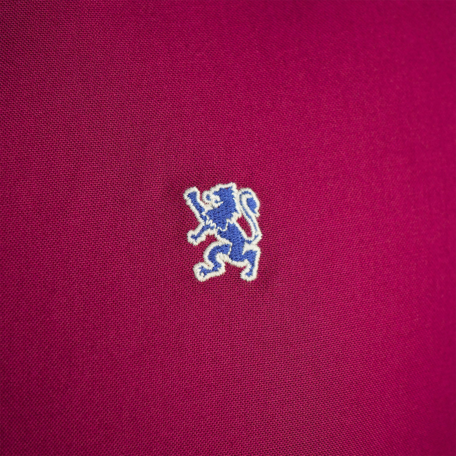 Men's Shirt With Small Lion Embroidery