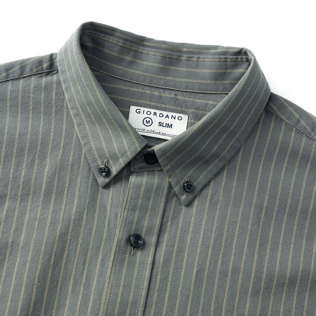 Men's Shirt With Small Lion Embroidery