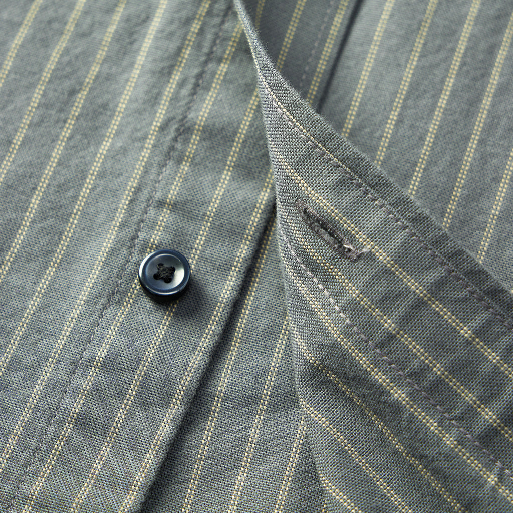 Men's Shirt With Small Lion Embroidery