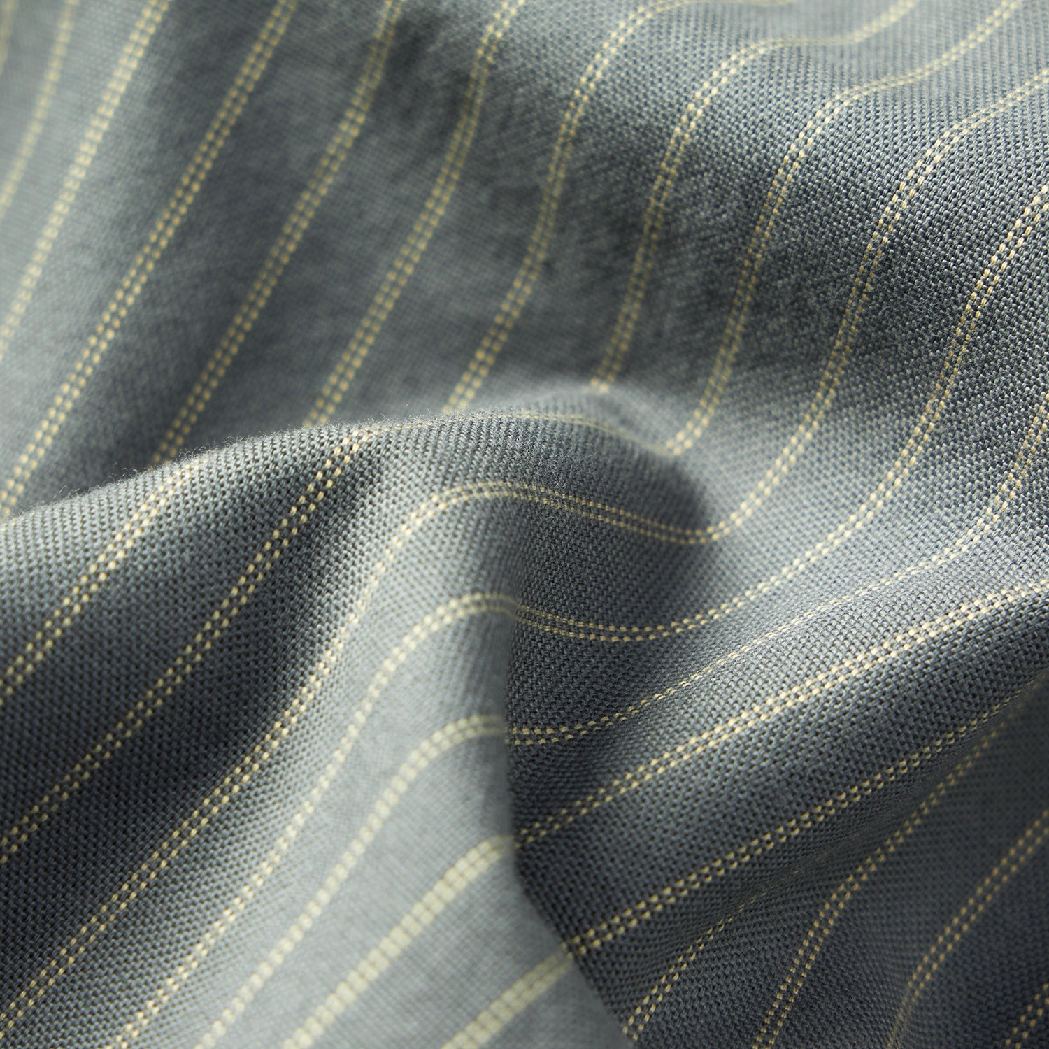 Men's Shirt With Small Lion Embroidery