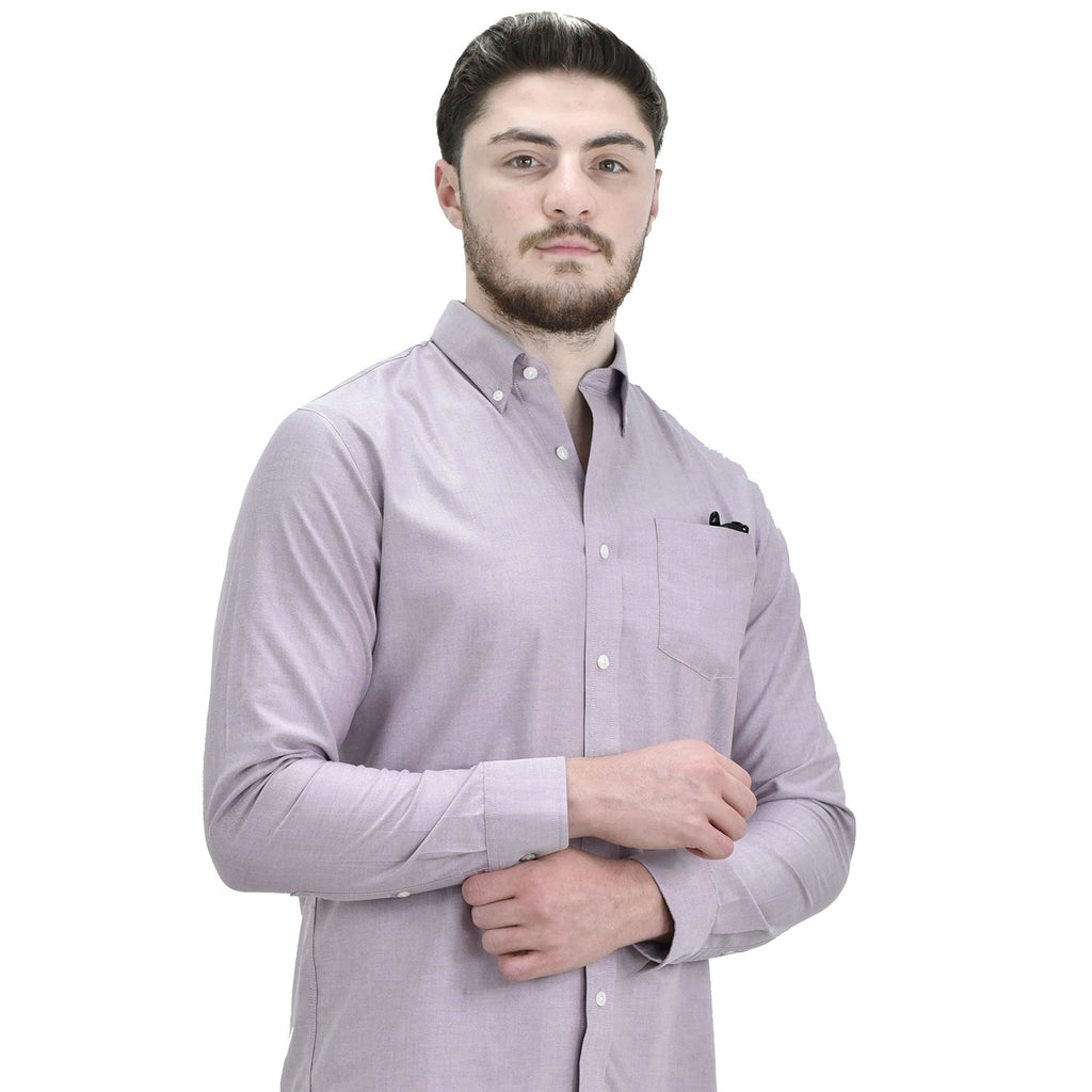 قميص رجالي خالٍ من التجاعيد