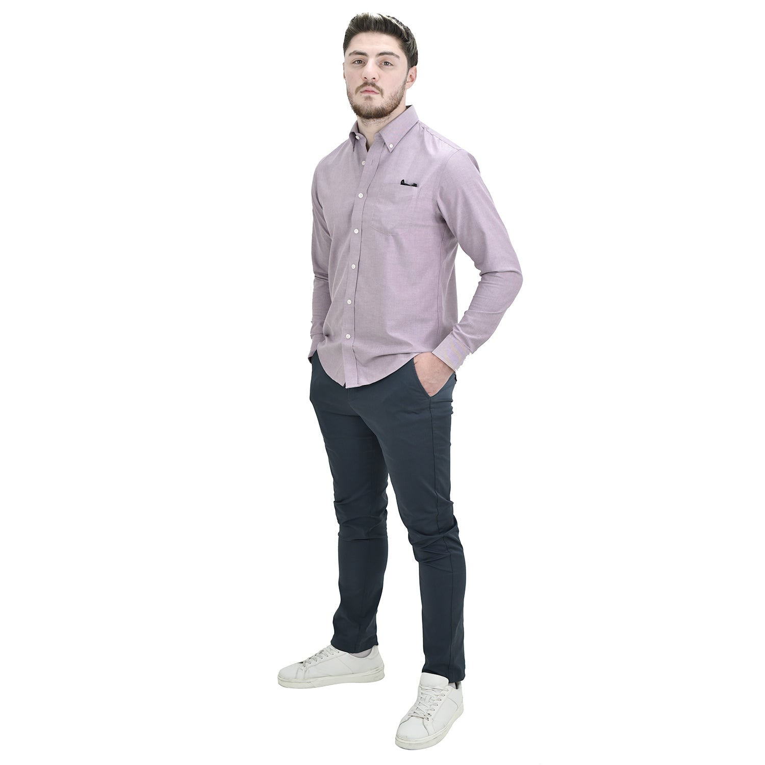 قميص رجالي خالٍ من التجاعيد