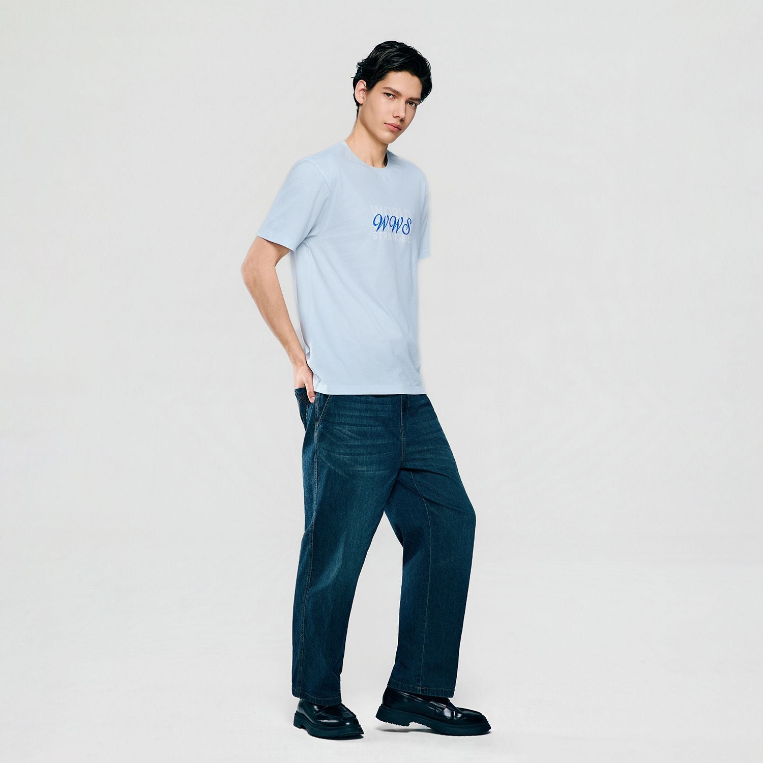 Men Slim World Without Strangers Print Tee