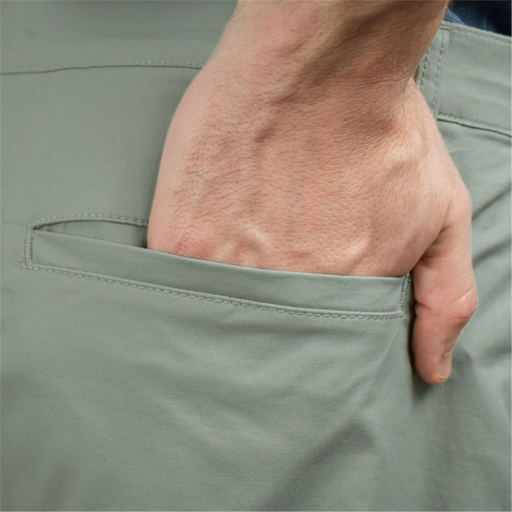 شورت برمودا رجالي بقصّة Slim Fit من قماش التويل