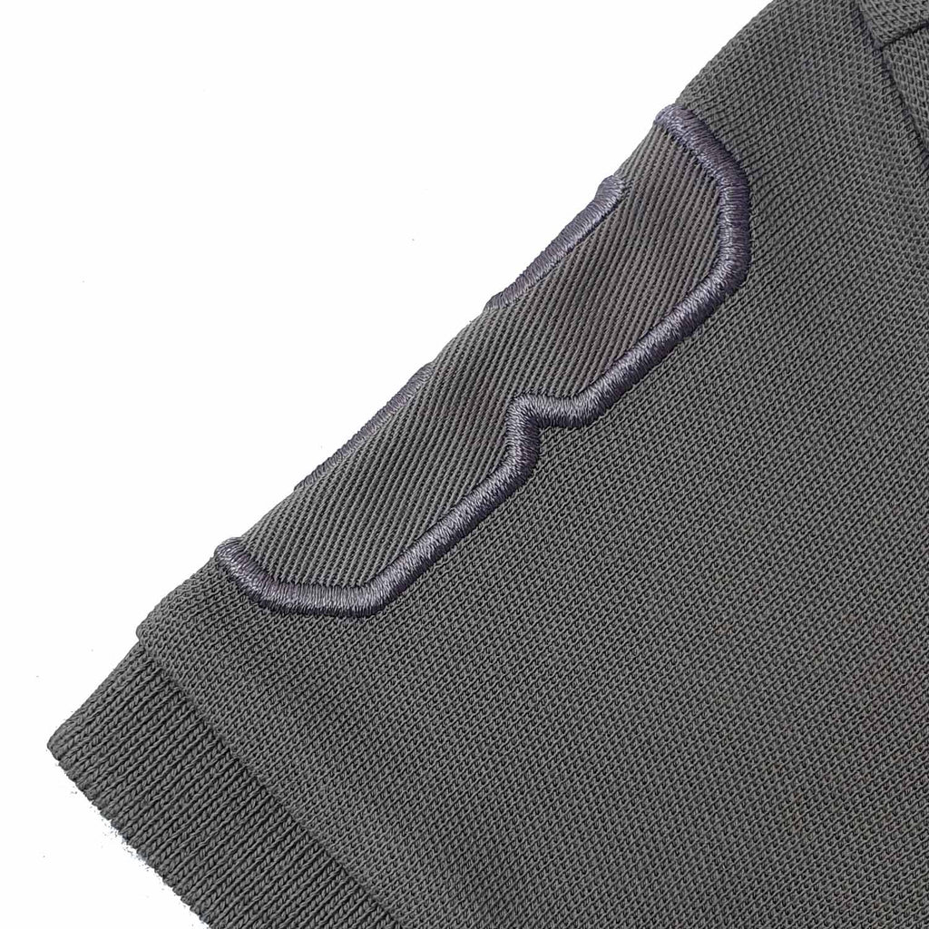 قميص بولو جريء بأكمام قصيرة مطرز للصغار