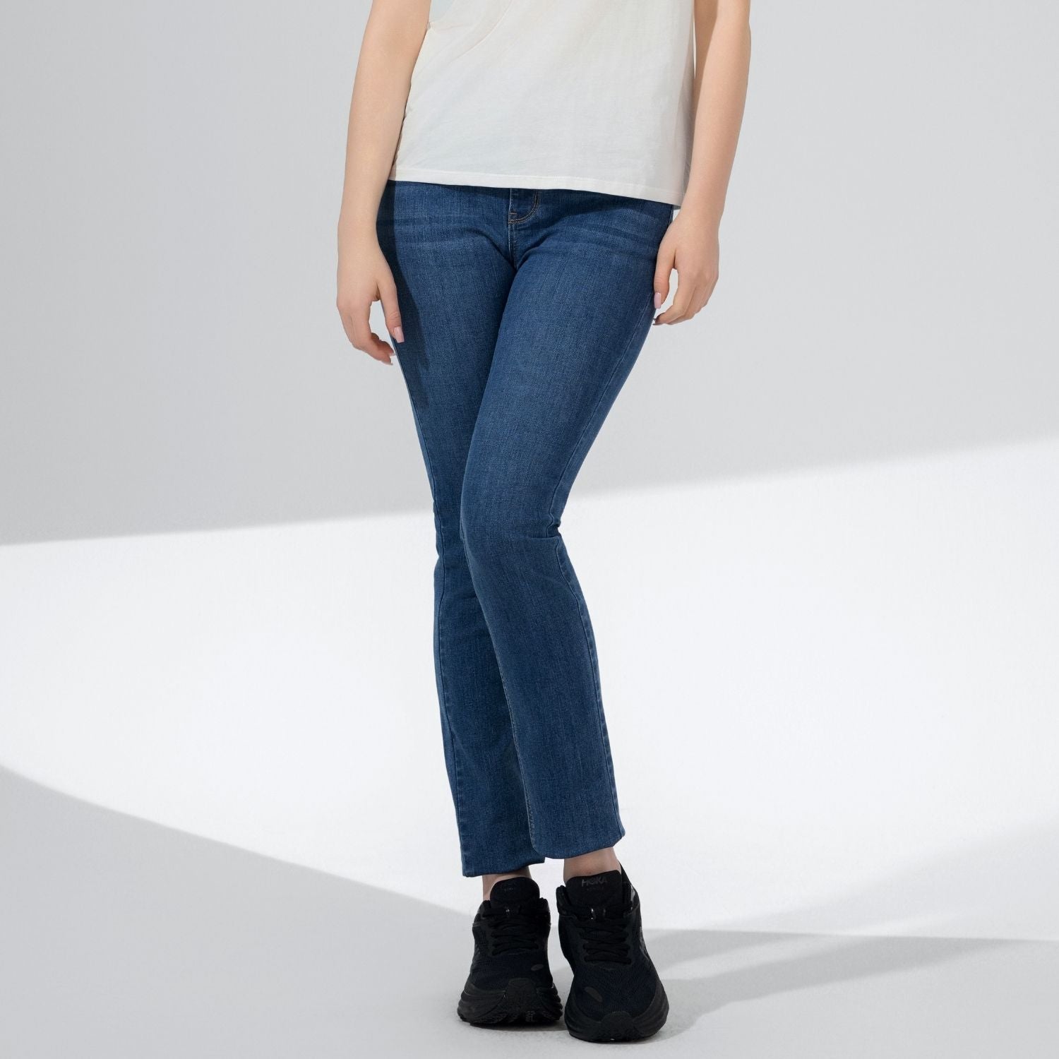 Giordano Women's High Rise Slim Tapered Jeans - Comfortable & Stylish Denim-Blue