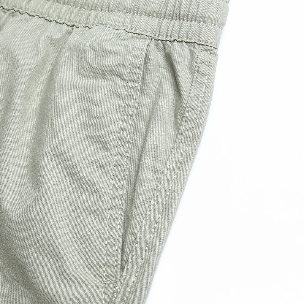 Men’s Slim Lightweight Twill Bermuda Shorts