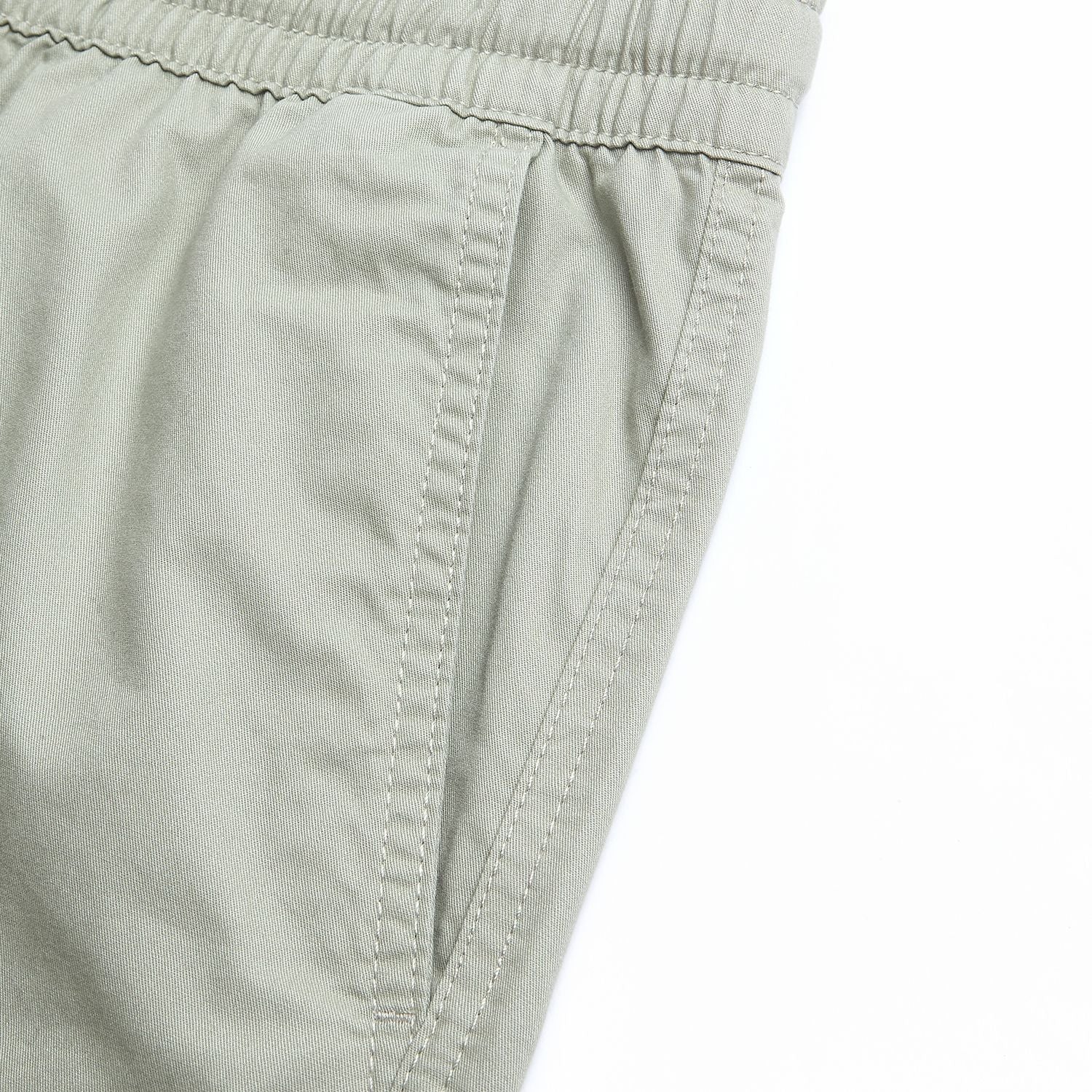 Men’s Slim Lightweight Twill Bermuda Shorts