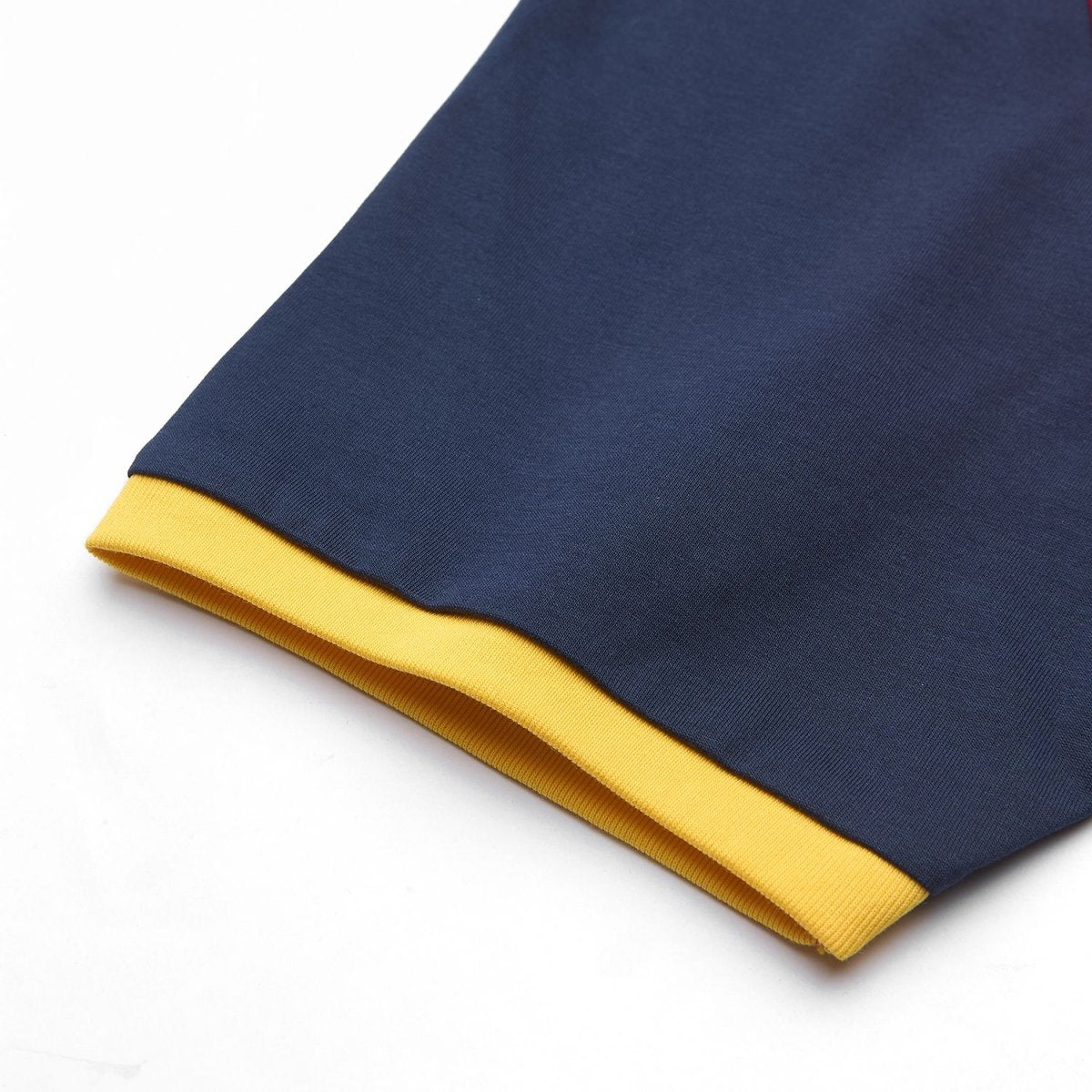 Giordano Kids Relaxed Minions World Cup Raglan Tee - first_variant_option_2 Premium Print Tee for Giordano