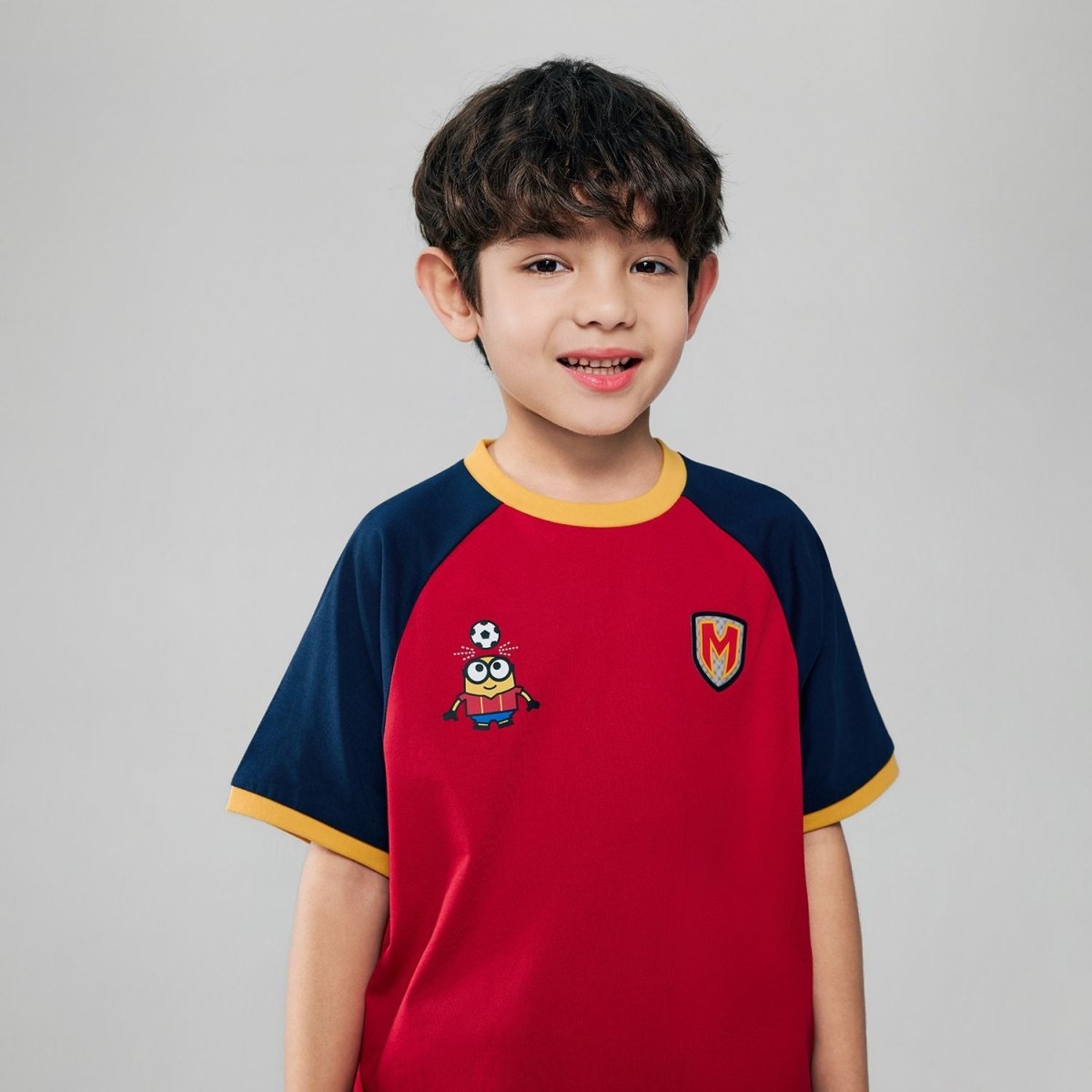 Giordano Kids Relaxed Minions World Cup Raglan Tee - first_variant_option_2 Premium Print Tee for Giordano