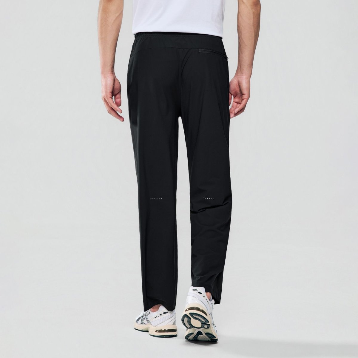 Giordano Men G-Motion Relaxed Nylon Stretch Joggers - Premium Joggers