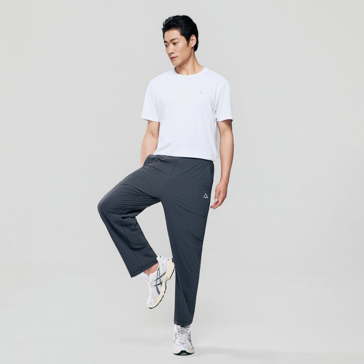 Giordano Men G-Motion Relaxed Nylon Stretch Joggers - Premium Joggers
