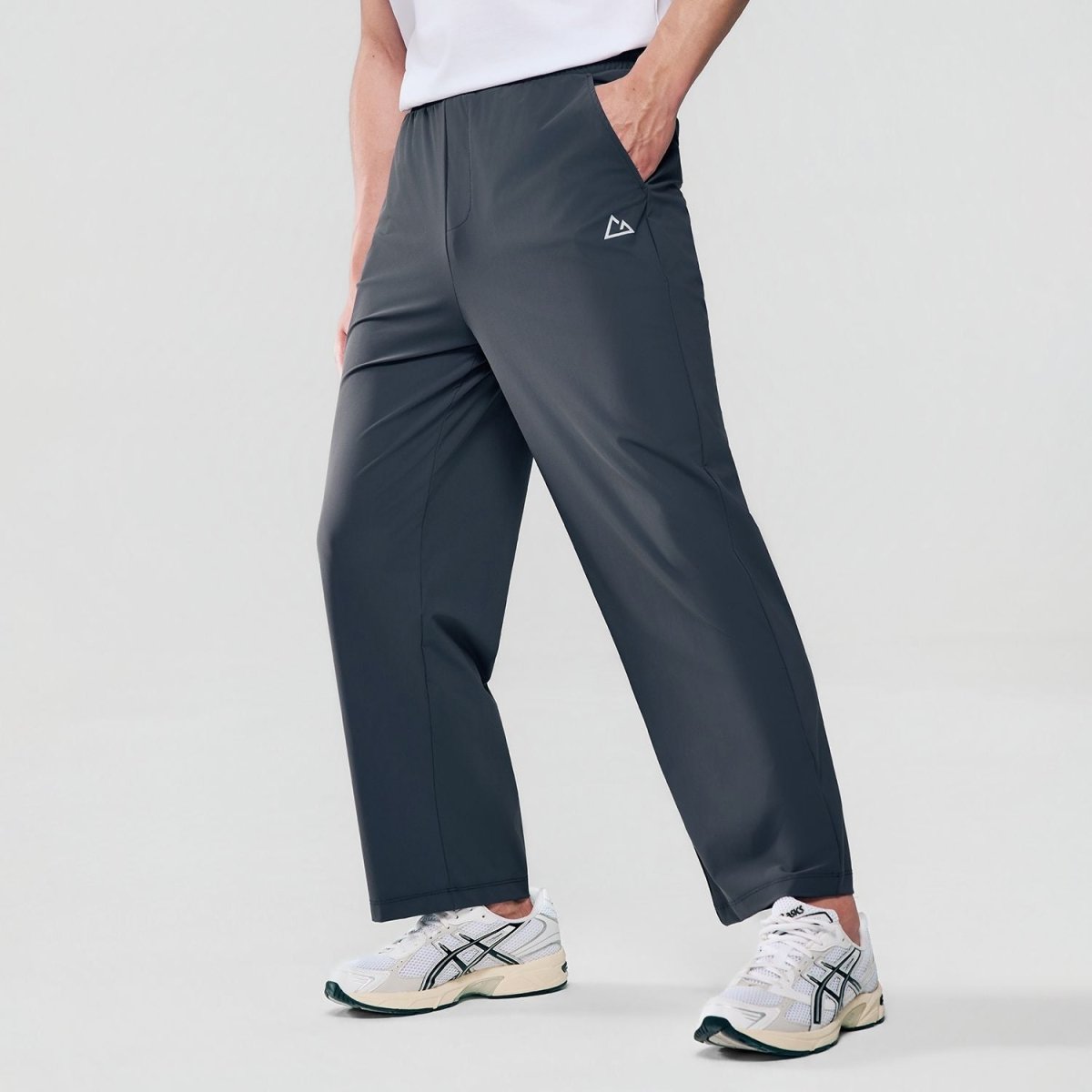 Giordano Men G-Motion Relaxed Nylon Stretch Joggers - Premium Joggers