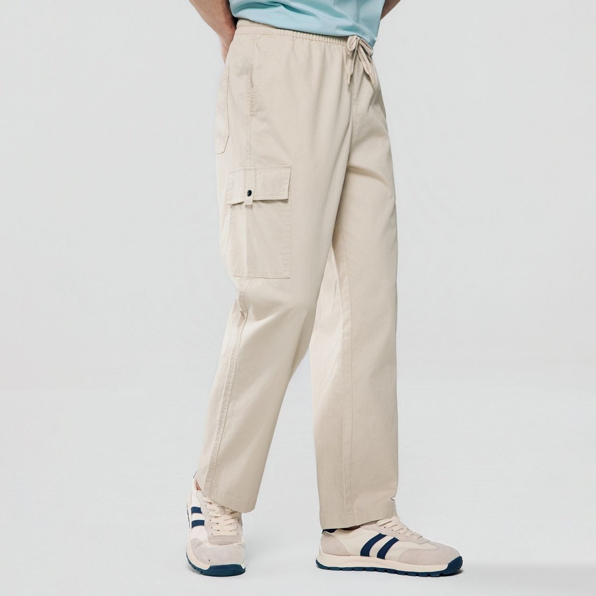 Giordano Men Loose Straight Cotton Cargo Khakis | Brown