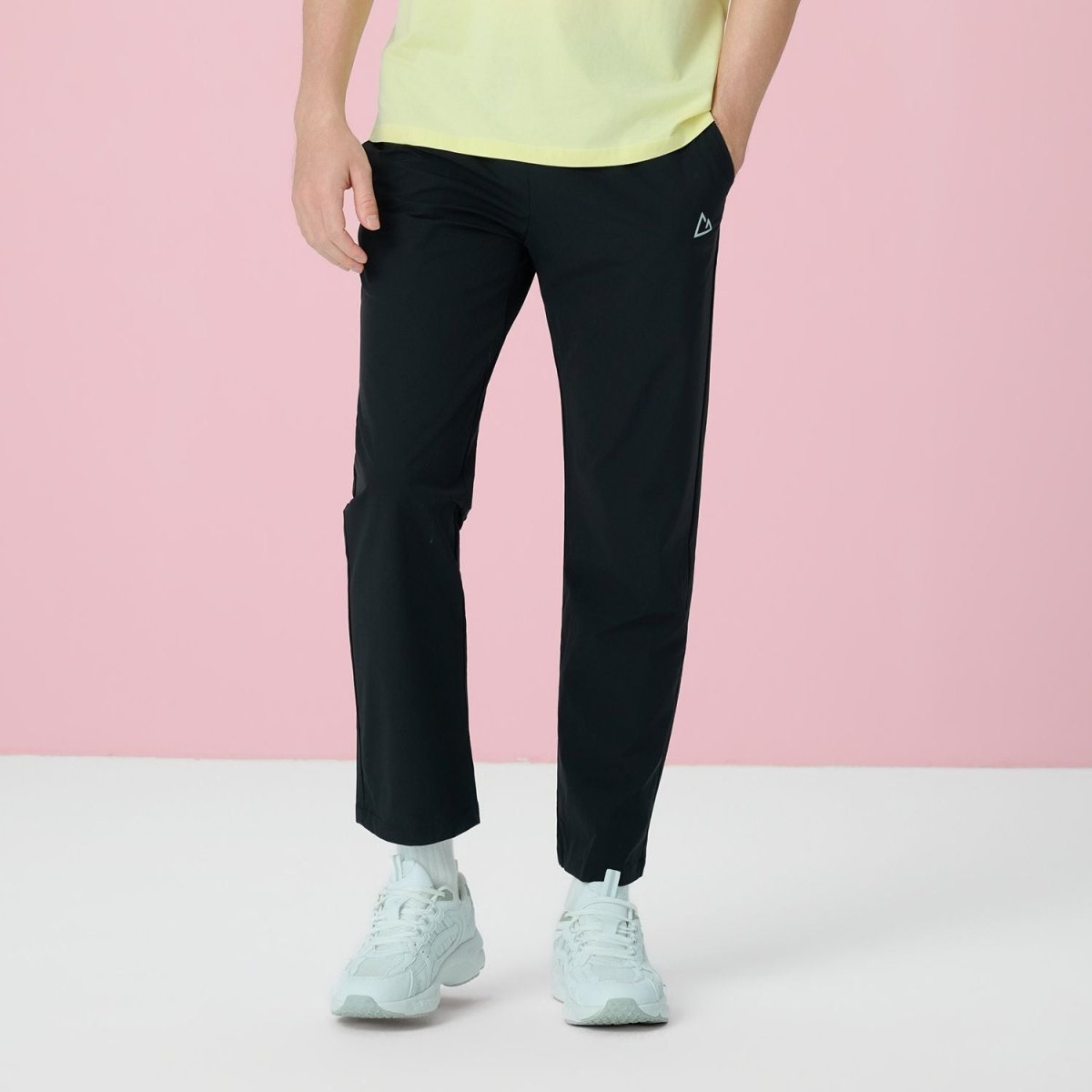 Giordano Men Regular Straight Nylon Stretch Joggers - Premium Joggers