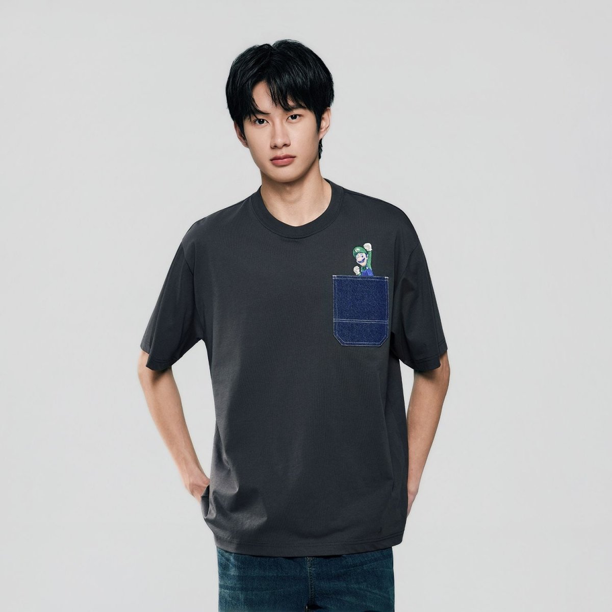 Giordano Men Relaxed Luigi Pocket Printed Tee - Premium Print Tee