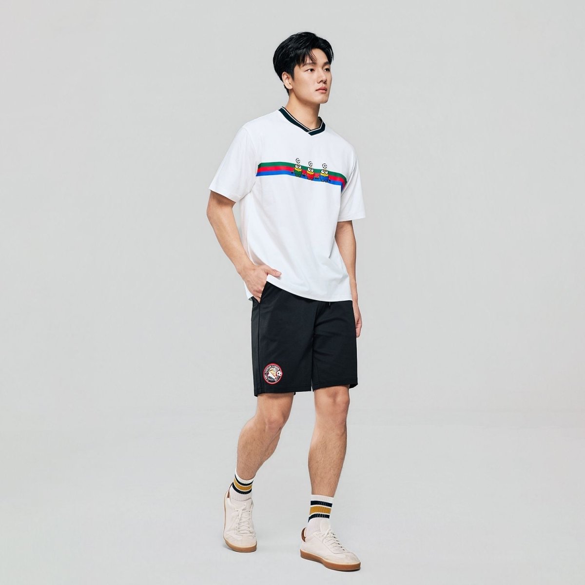 Giordano Men Relaxed Minions V - Neck Jersey Tee - first_variant_option_2 Premium Print Tee for Giordano