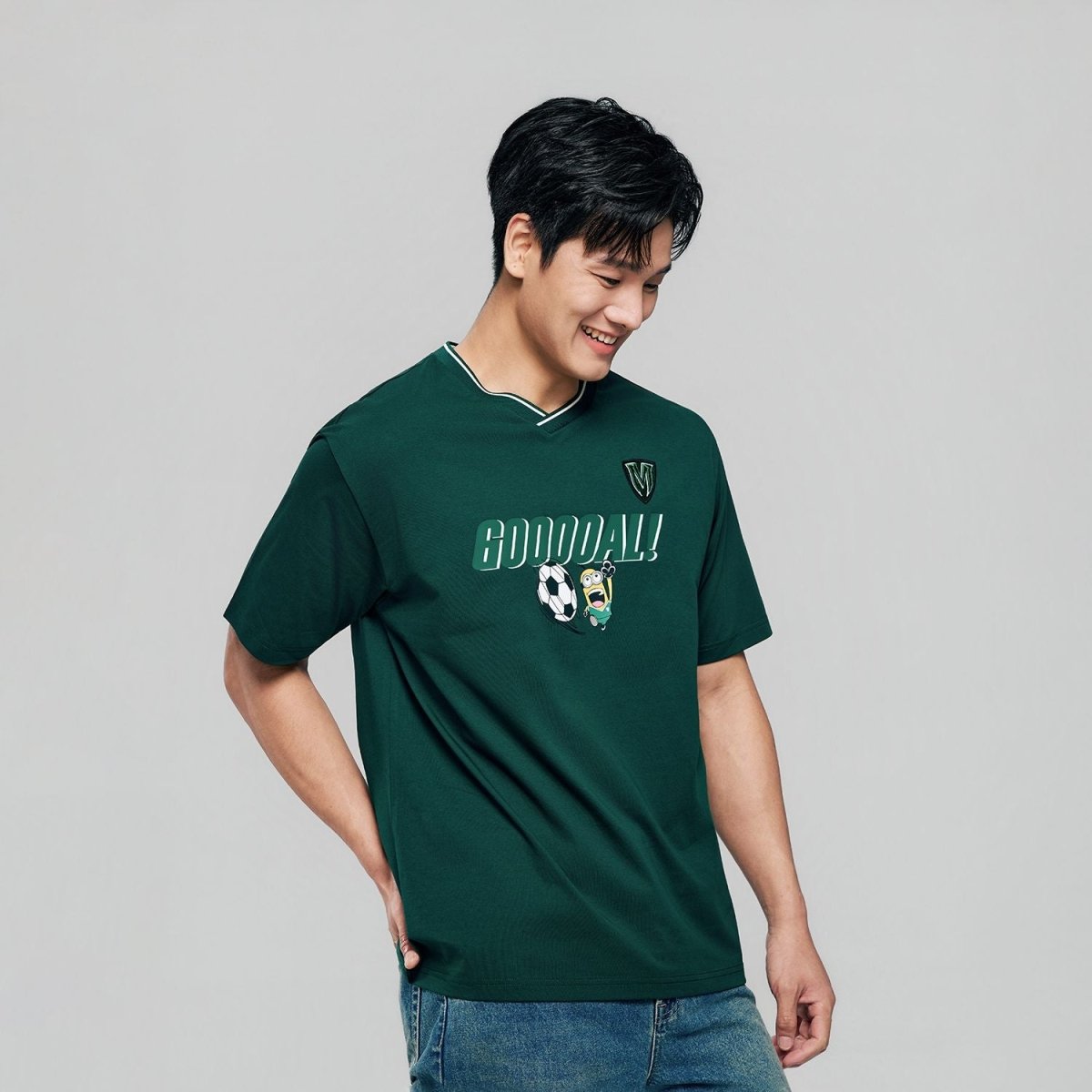 Giordano Men Relaxed Minions V-Neck World Cup Tee - Premium Print Tee