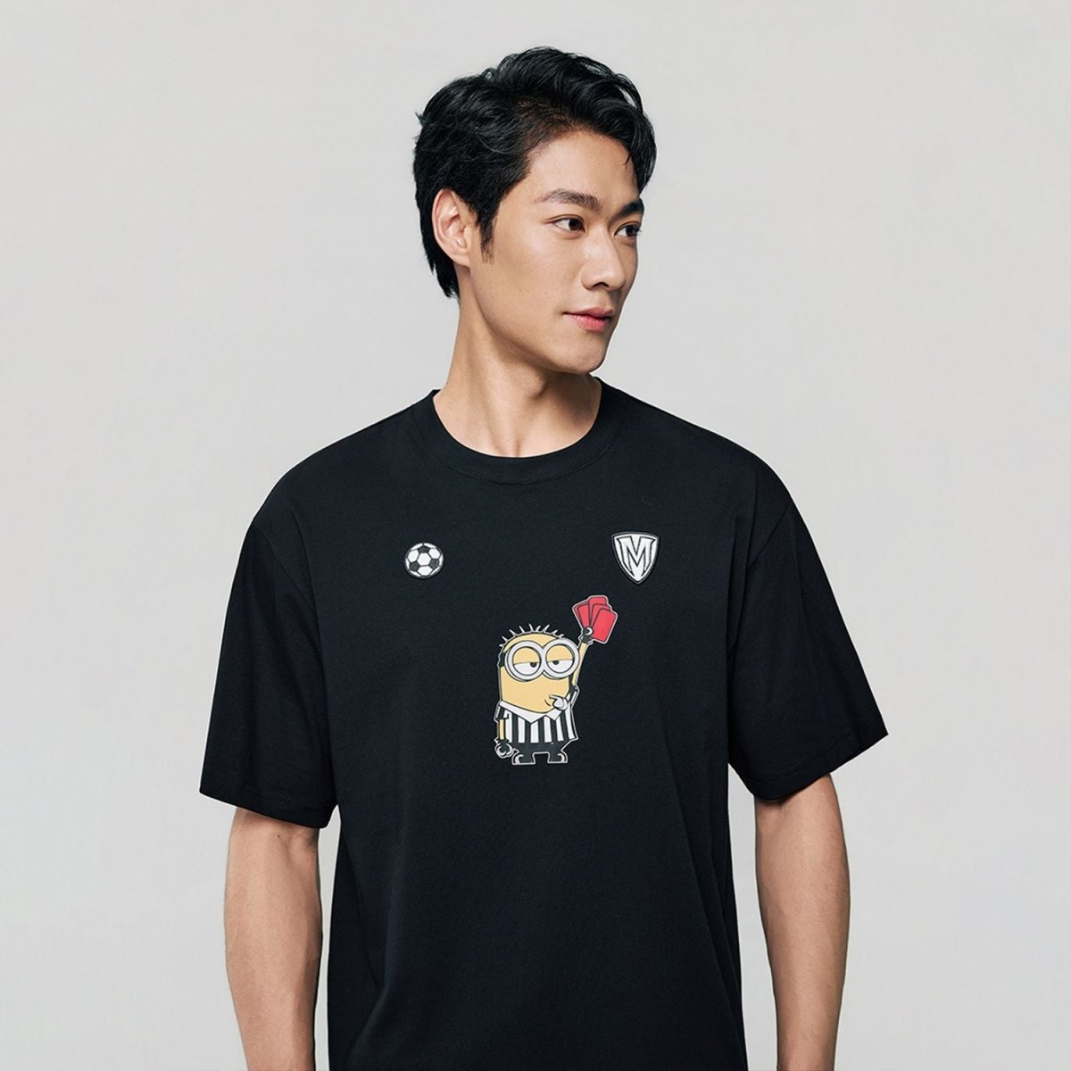 Giordano Men Relaxed Minions World Cup Graphic Tee - first_variant_option_2 Premium Print Tee for Giordano