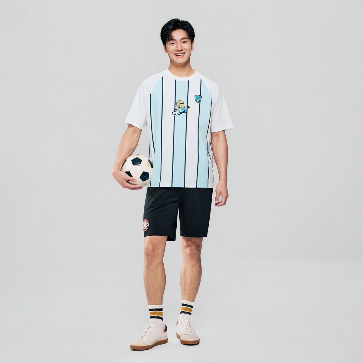 Giordano Men Relaxed Minions World Cup Raglan Tee - first_variant_option_2 Premium Print Tee for Giordano