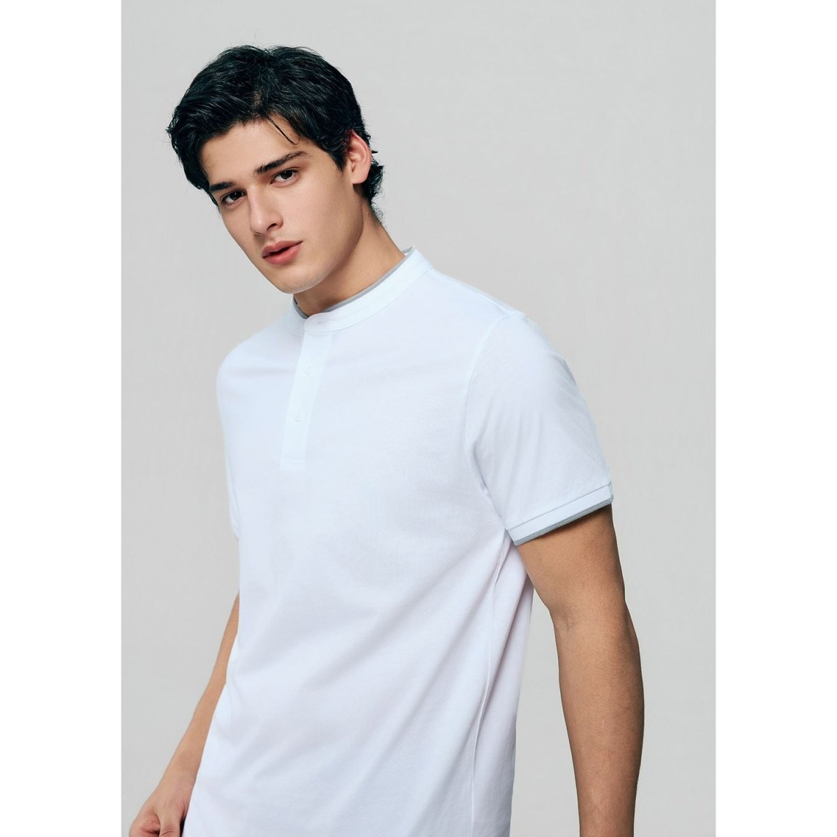 Giordano Men Slim Cotton Henley Graphic Tee - first_variant_option_2 Premium Tee for Giordano