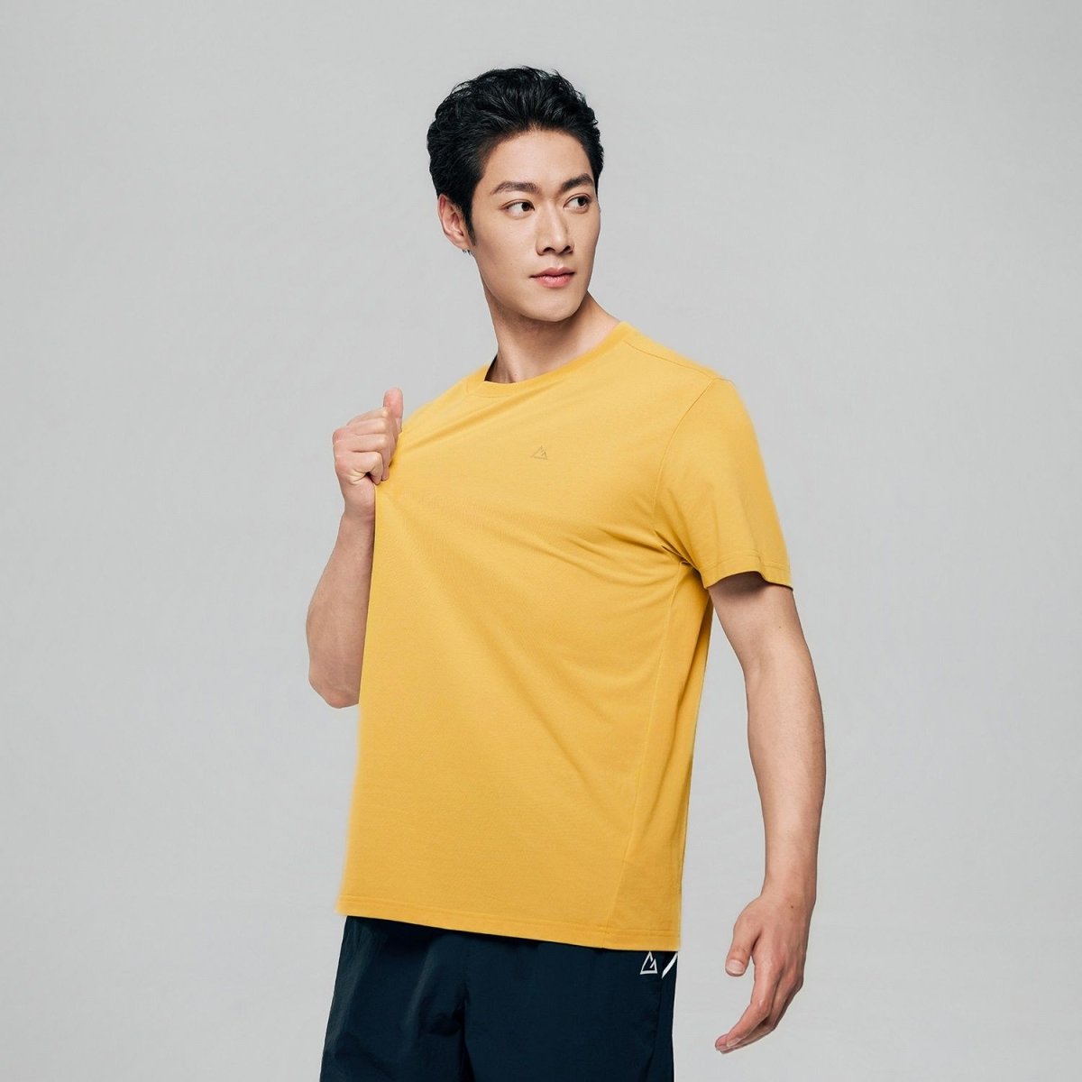 Giordano Men Slim Quick Dry G - Motion Jersey Tee - first_variant_option_2 Premium Tee for Giordano