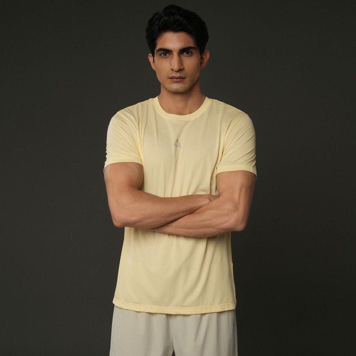 Giordano Men Slim Ultralight G - Motion Jacquard Tee - first_variant_option_2 Premium Tee for Giordano
