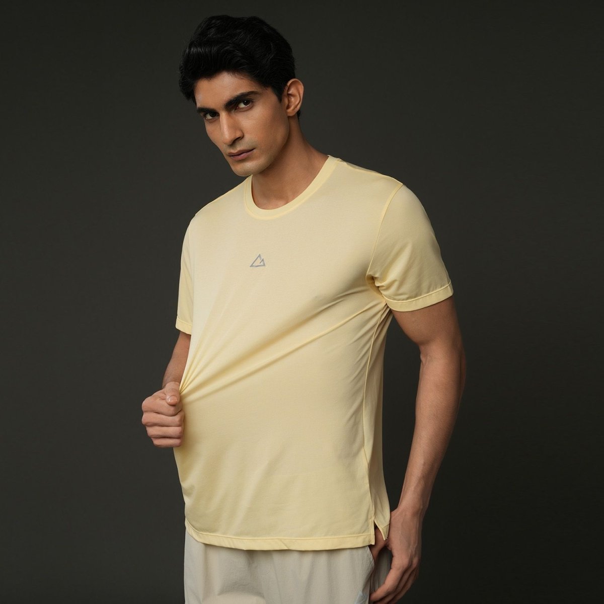 Giordano Men Slim Ultralight G - Motion Jacquard Tee - first_variant_option_2 Premium Tee for Giordano