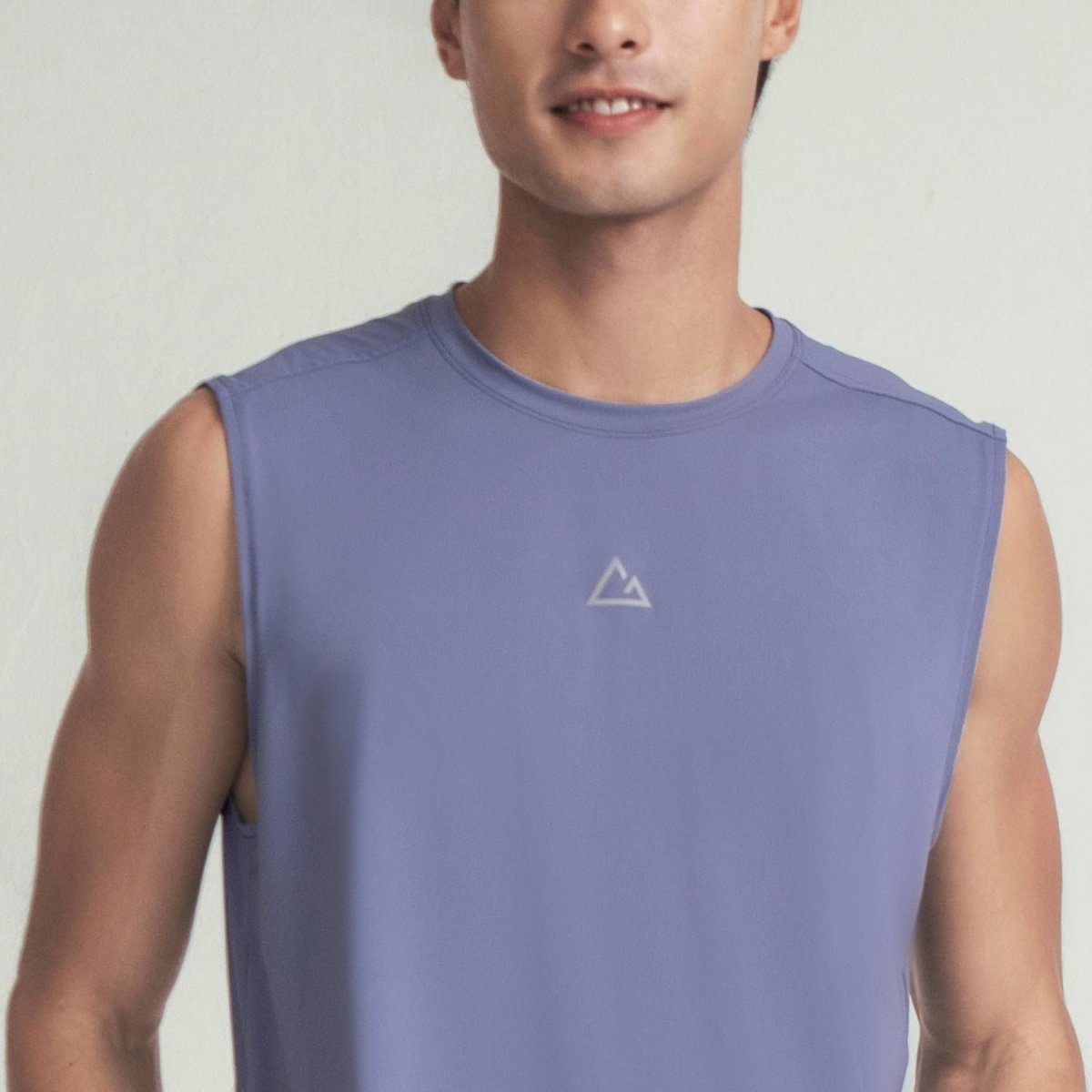 Giordano Men's G-Motion Wrap Knit Sleeveless Slim Vest - Premium Tee