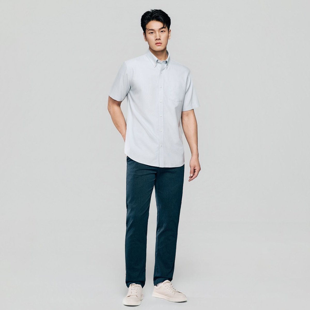 Giordano Men’s Regular Fit Wrinkle-Free Short Sleeve Oxford Shirt - Premium Shirts