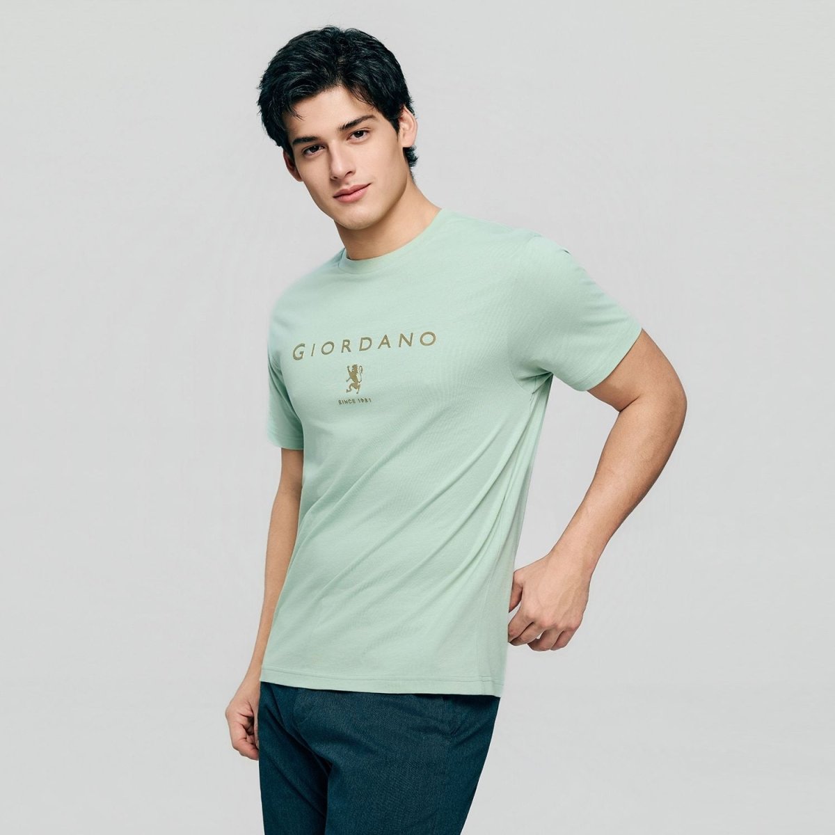Giordano Men’s Slim Cotton Crew Neck Signature Print Tee - first_variant_option_2 Premium Print Tee for Giordano