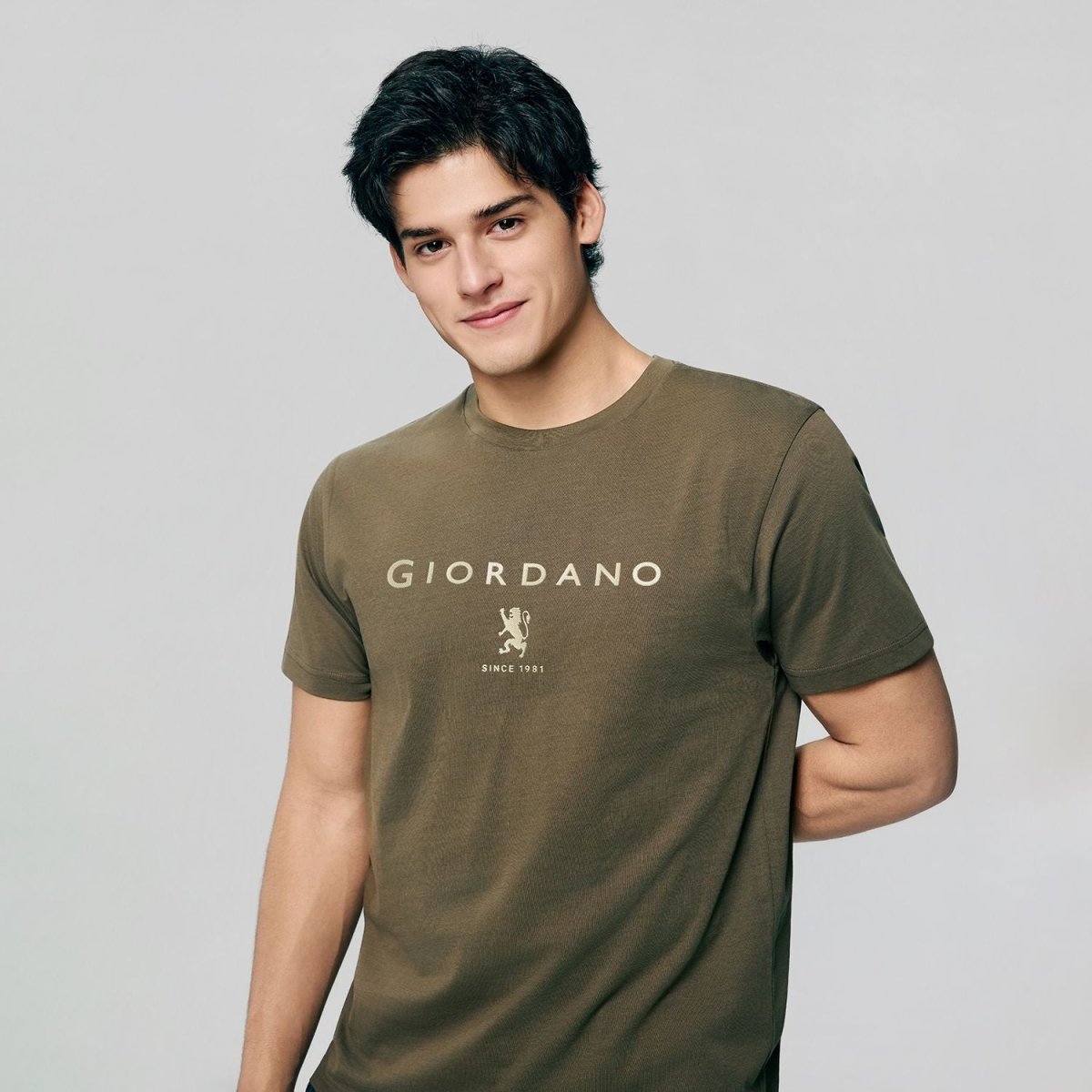 Giordano Men’s Slim Cotton Crew Neck Signature Print Tee - first_variant_option_2 Premium Print Tee for Giordano