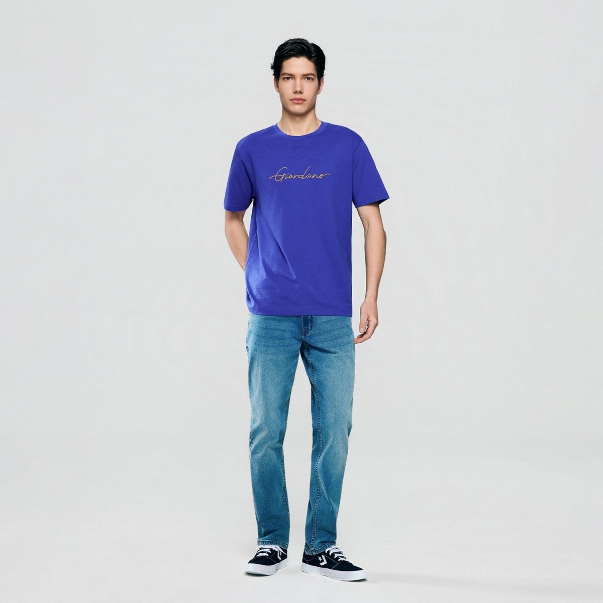 Giordano Men’s Slim Fit Cotton Signature Print Tee - Premium Print Tee