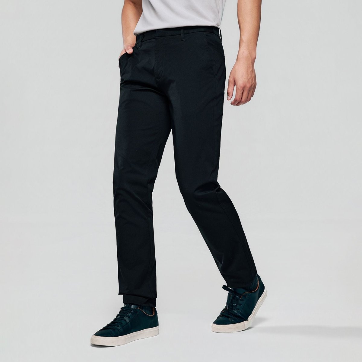 Giordano Men's Slim Low Rise Khakis Pants - Premium Pants