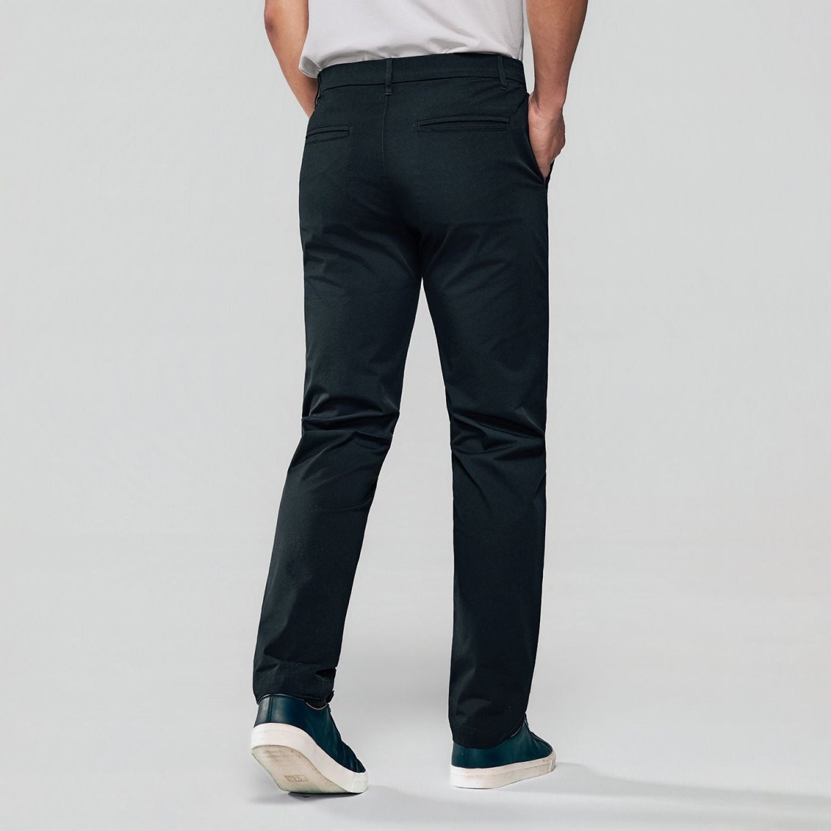 Giordano Men's Slim Low Rise Khakis Pants - Premium Pants
