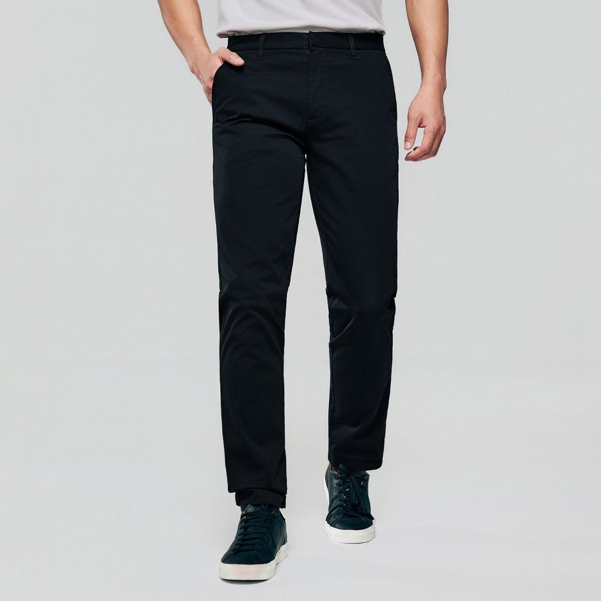Giordano Men's Slim Low Rise Khakis Pants - Premium Pants