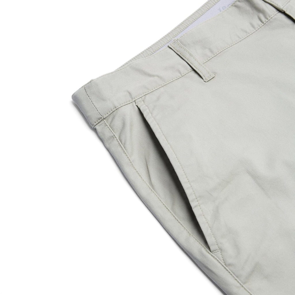 Giordano Men’s Slim Twill Bermuda Shorts with Stretch Waist - first_variant_option_2 Premium Shorts for Giordano