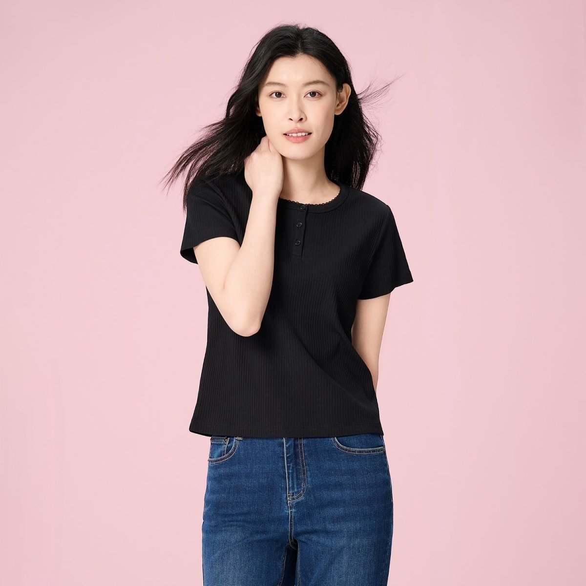 Giordano Women’s Comfort Fit Jacquard Henley - first_variant_option_2 Premium Tee for Giordano