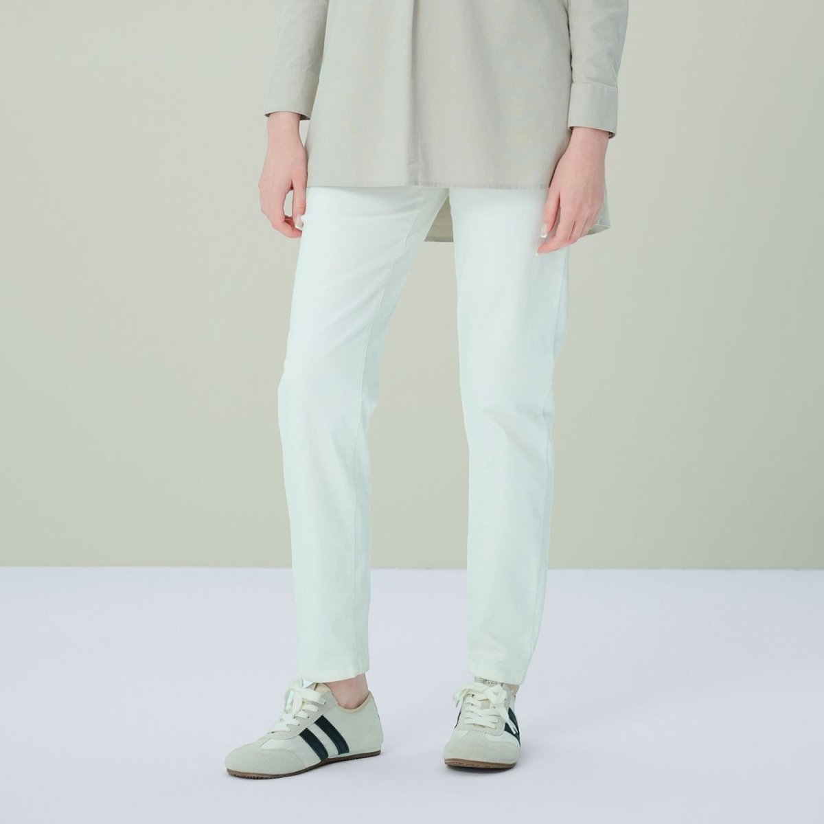 Giordano Women’s High - Waist Twill Regular Tapered Fit Pant - first_variant_option_2 Premium Pants for Giordano