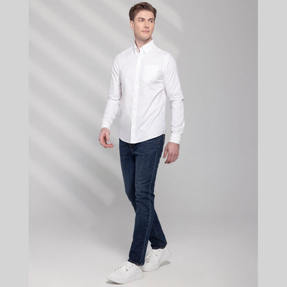 Giordano wrinkle free cotton shirt for men in white with long sleeves and a button-down collar