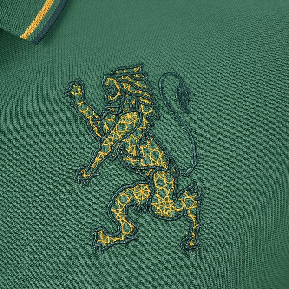 Men's 3D Lion Polo: Slim Fit, Bold Embroidery, Premium Pique - Giordano