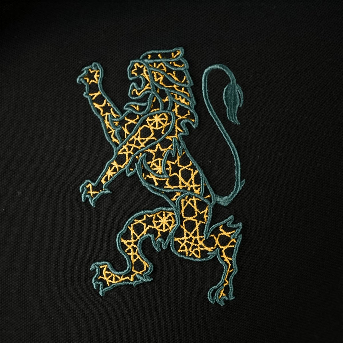 Men's 3D Lion Polo: Slim Fit, Bold Embroidery, Premium Pique S - Shop Giordano