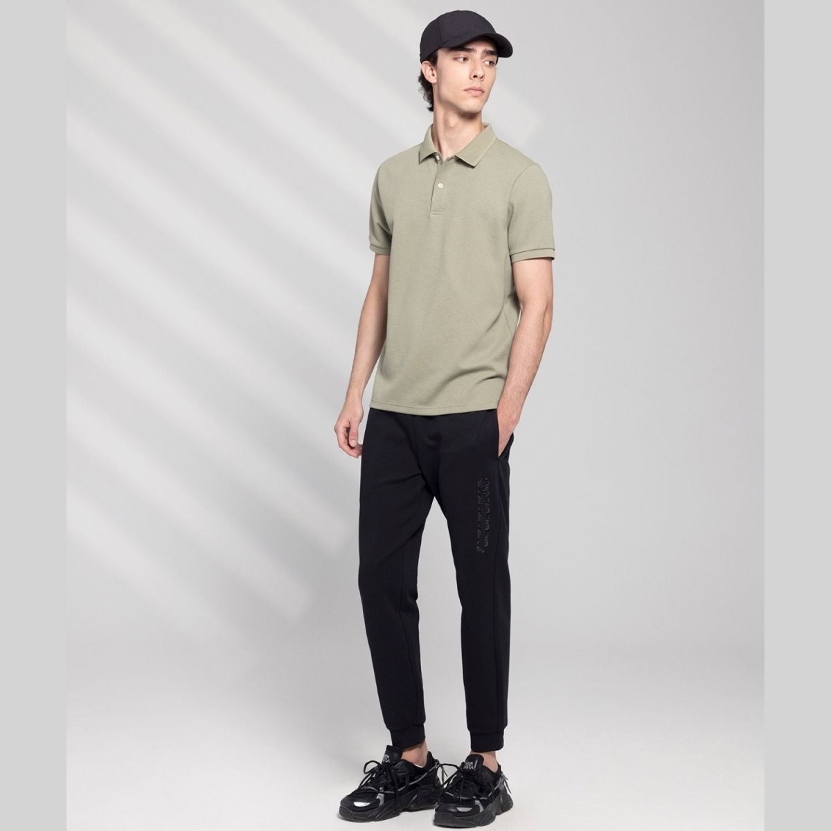 Men's Cotton Blend Waffle Knit Solid Polo S - Shop Giordano