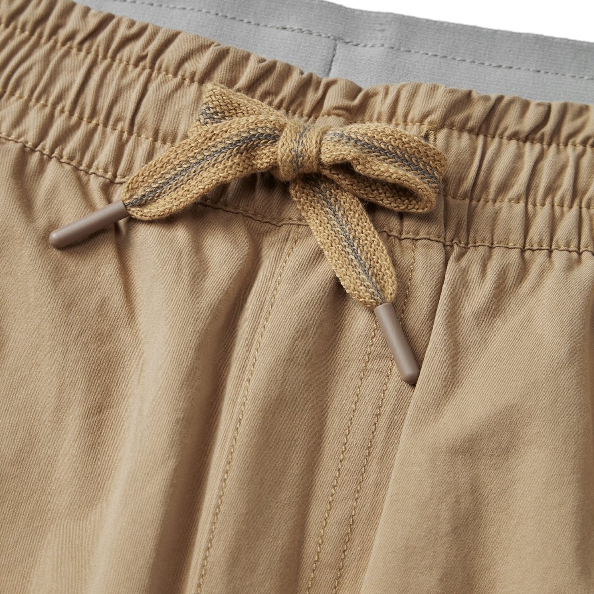 Men's Cotton Twill Bermuda Shorts: Slim Fit, Elastic Waist, Ultimate Comfort - Giordano