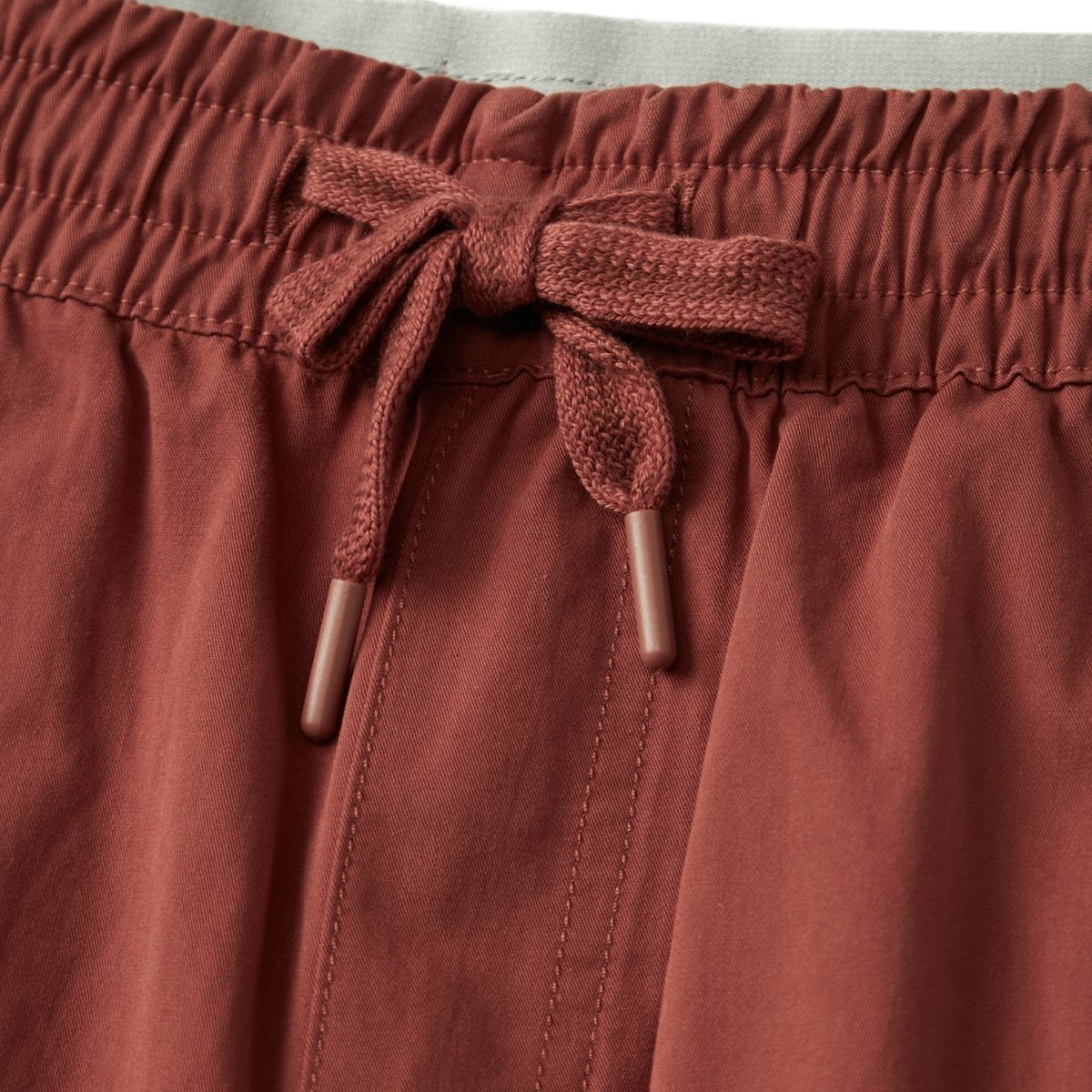 Men's Cotton Twill Bermuda Shorts: Slim Fit, Elastic Waist, Ultimate Comfort - Giordano