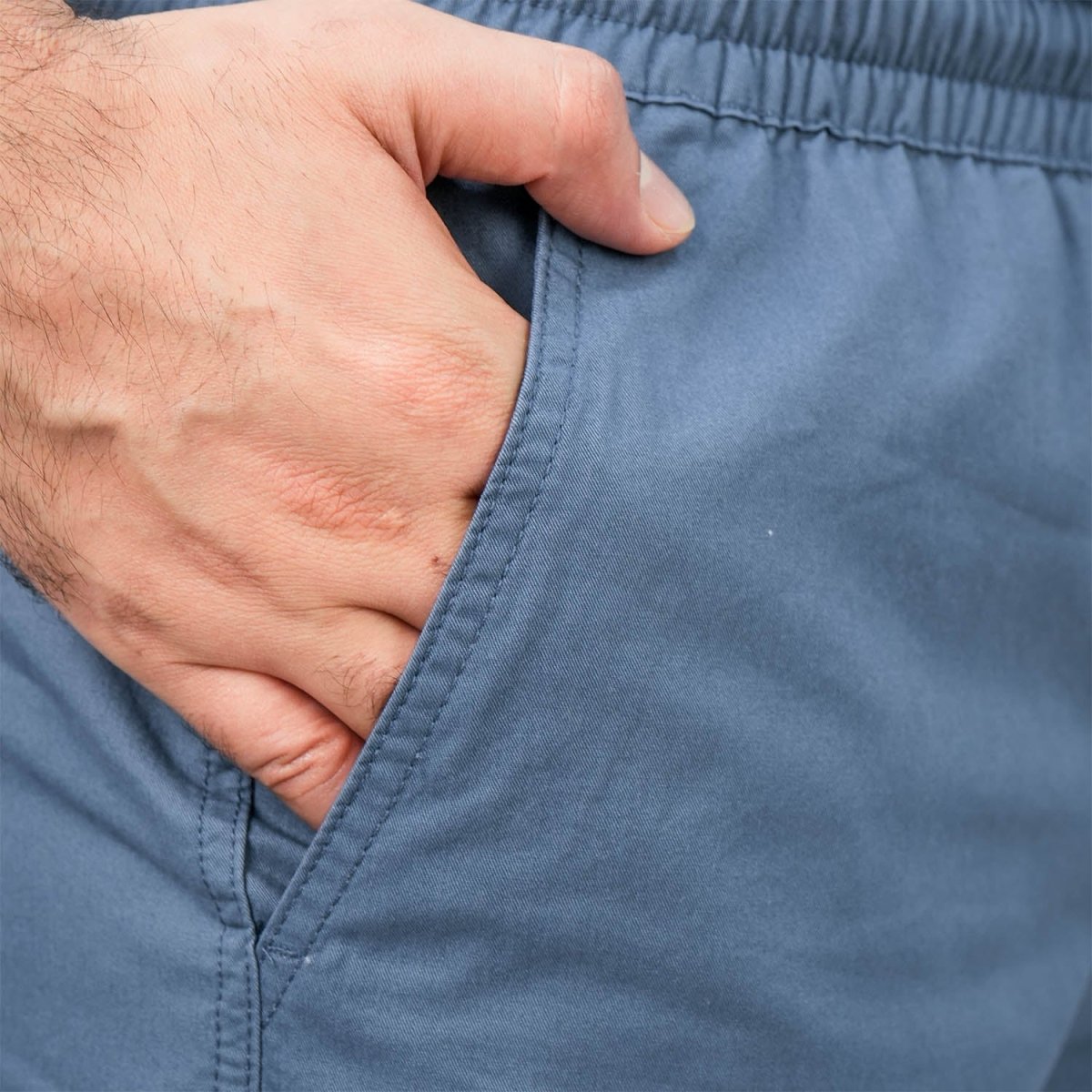 Men's Cotton Twill Cargo Shorts: Relaxed Fit, Elastic Waist Comfort - Giordano