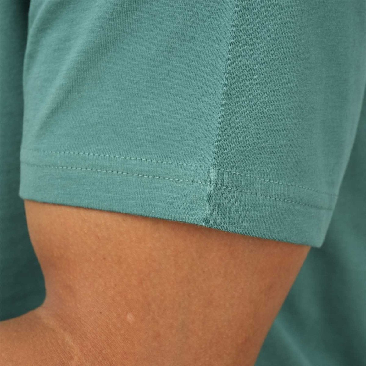 Men's Henley Tee With Lion Embroidery - Giordano